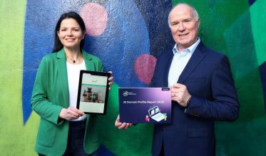 Founder of reuzi.ie, Pat Kane and .IE CEO, David Curtin at launch of .IE DPR 2022.